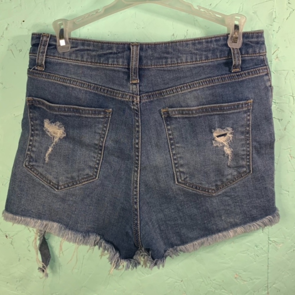 Cello Jean Shorts - Picture 8 of 9